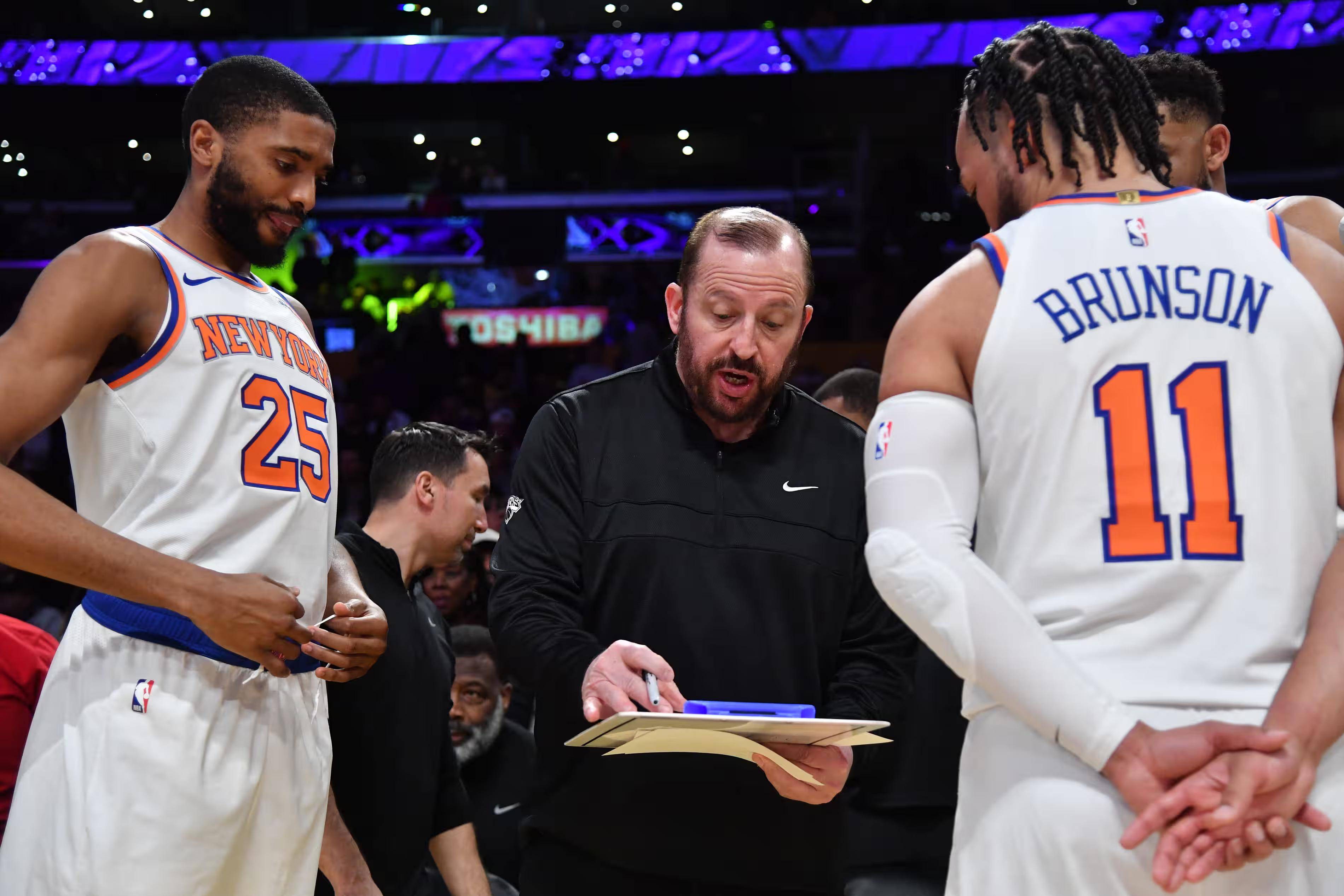 关于全明星赛加时末段再迎强敌,纽约尼克斯更衣室发声,主帅态度:赛场秩序良好,团队化学反应显著的信息 关于全明星赛加时末段再迎强敌,纽约尼克斯更衣室发声,主帅态度:赛场秩序良好,团队化学反应显著的信息