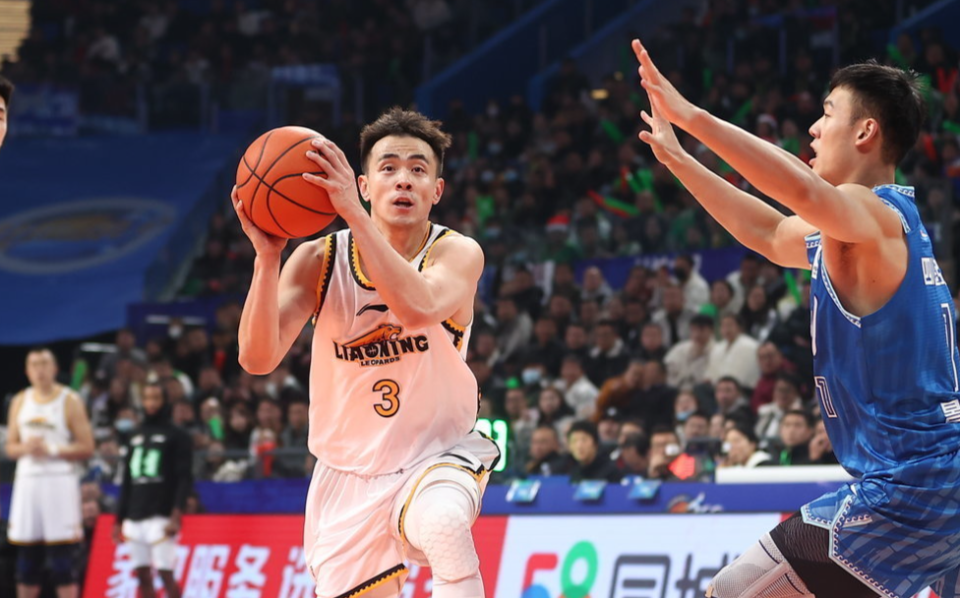 里程碑夜瓦伦西亚止住颓势，CBA常规赛赛前刷纪录，媒体盛赞，赛程密集仍需轮换的简单介绍