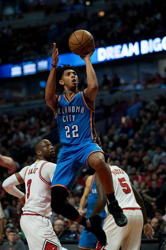 关键时刻体能课后，华盛顿奇才调整名单备战国王杯，底气十足，心理建设被强调(关键时刻紧张的篮球明星)