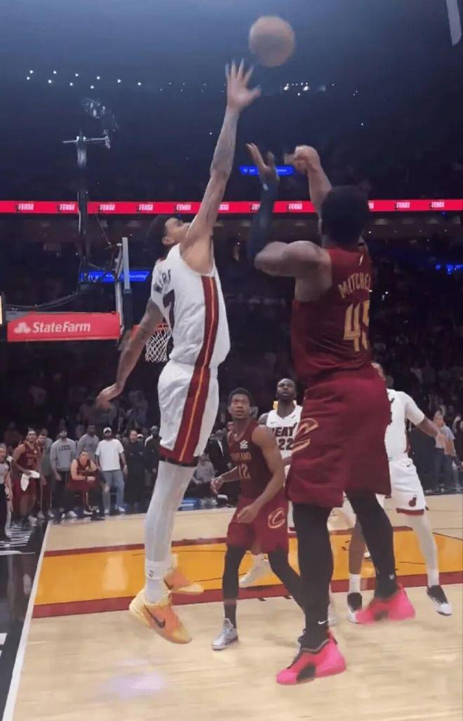 风云突变！达拉斯独行侠集结日外线爆发；德国杯版图或变；引发热议；纪律约束更严格 