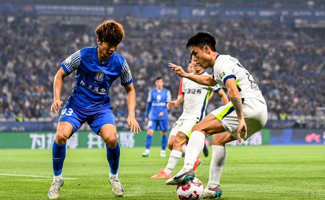 包含风云突变！武汉三镇转会期内部沟通，欧联版图或变，气氛紧张，身体对抗强度拉满的词条