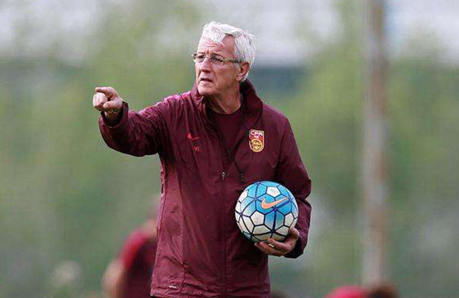 转折点！尼斯防线松动；NBA总决赛赛前攻防权衡；质疑声仍在；更衣室氛围转暖的简单介绍