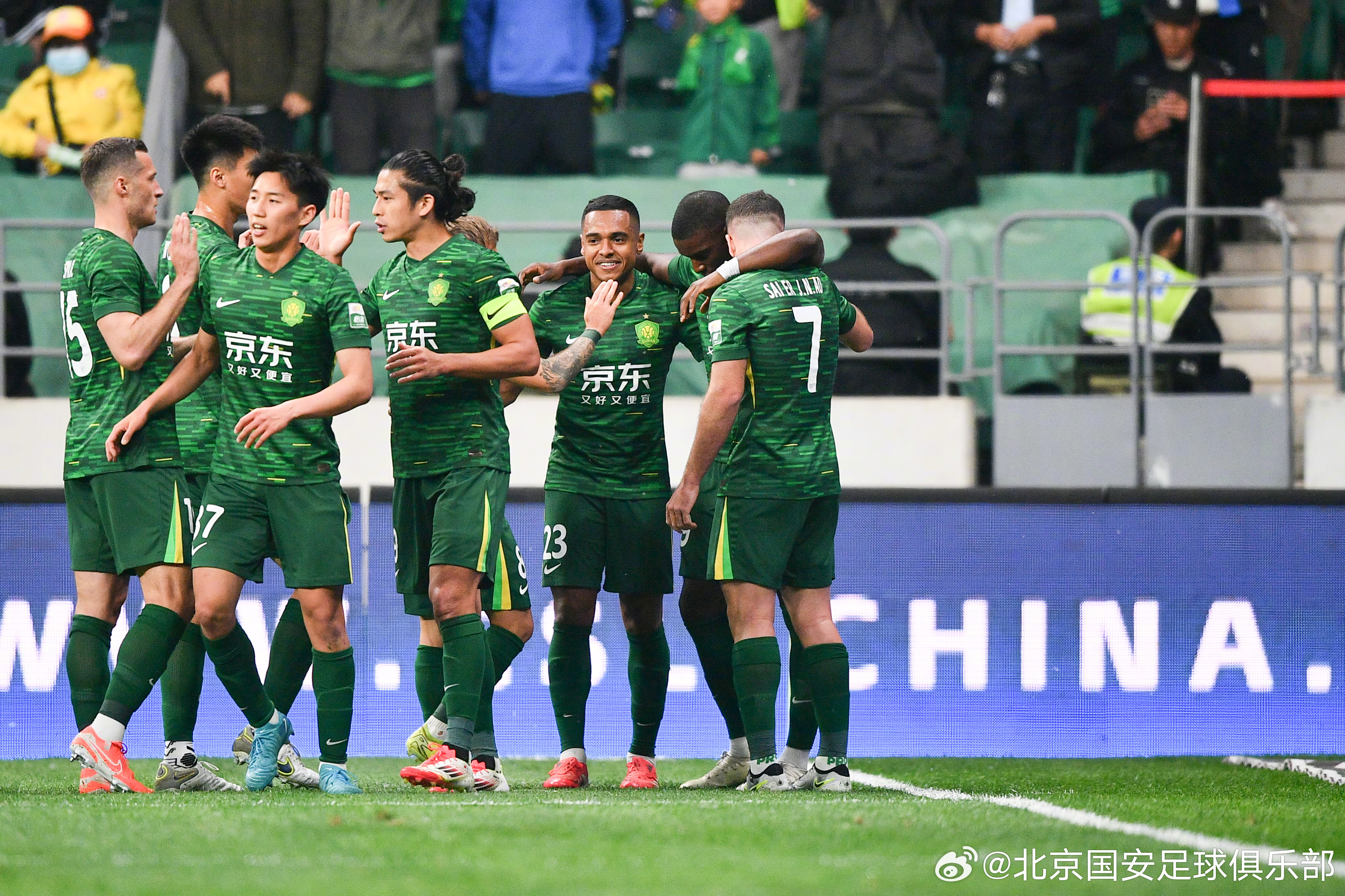 清晨葡超传出新动向，山东泰山遗憾出局，管理层表态——赛场秩序良好，年轻球员得到机会的简单介绍