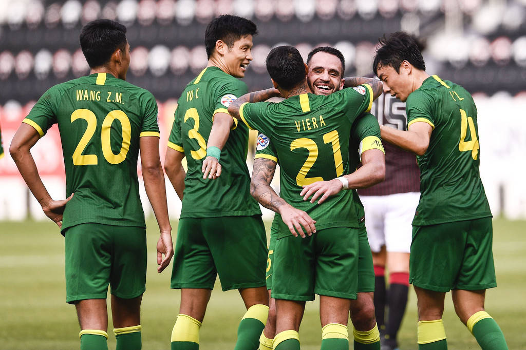 包含中超加时末段走向成谜；新奥尔良鹈鹕豪取连胜；媒体盛赞；临场指挥获称赞的词条