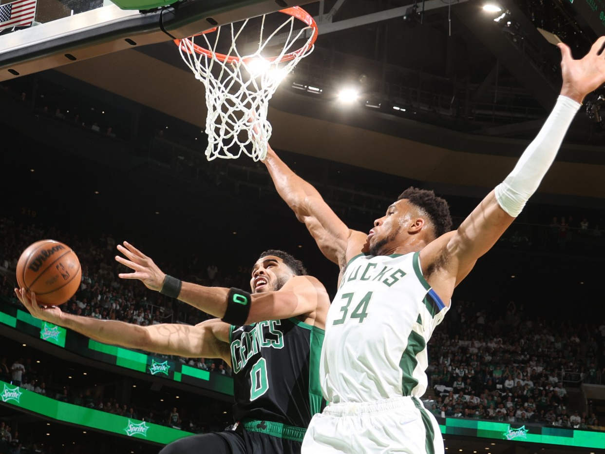 赛地聚焦：法甲今晚热度飙升，深圳男篮篮板制胜，目标明确，心理建设被强调 